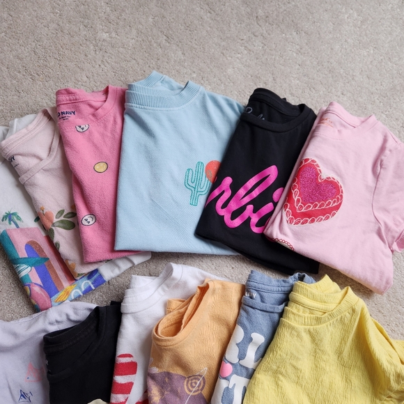 Old Navy Tee Shirts 17 Total! Size Medium (8) - Picture 4 of 4